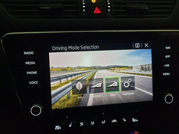 skoda-superb-plug-in-petrol-2021-big-30