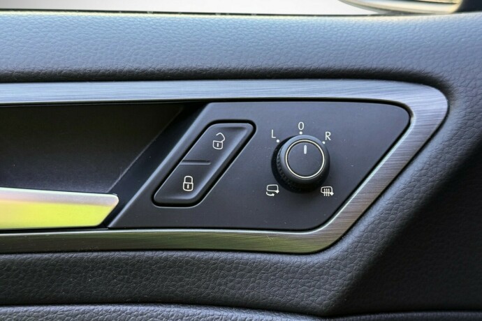volkswagen-golf-elektrisitet-2019-big-15