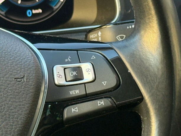 volkswagen-golf-elektrisitet-2019-big-35