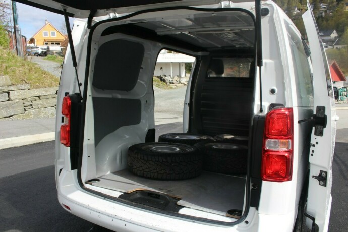 peugeot-expert-diesel-2022-big-5
