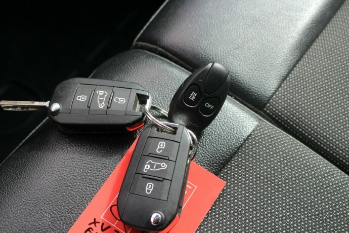 peugeot-expert-diesel-2022-big-20