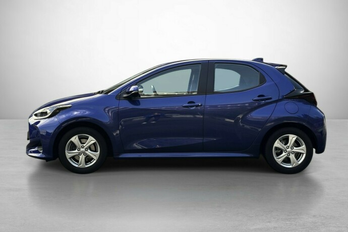 toyota-yaris-elektrisitetbensin-2022-big-5