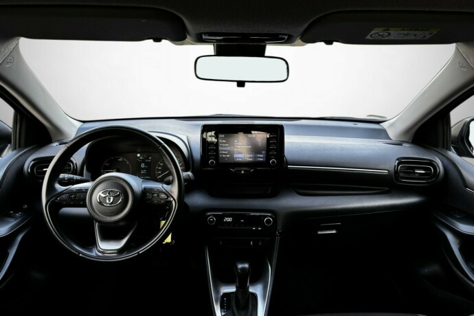 toyota-yaris-elektrisitetbensin-2022-big-25