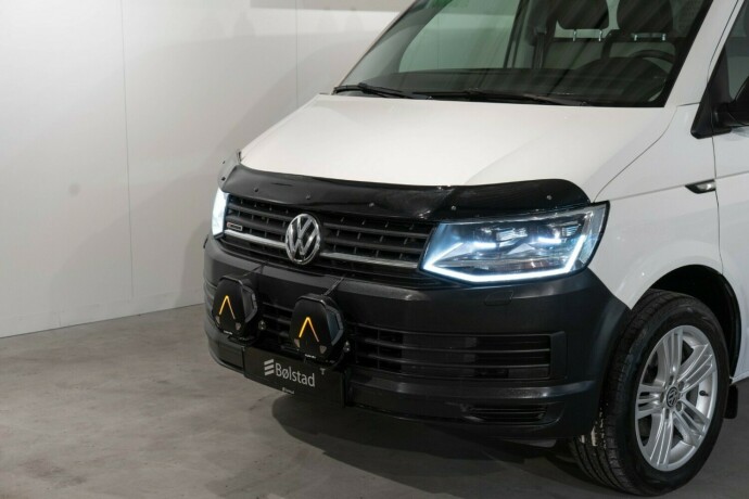 volkswagen-transporter-diesel-2017-big-12