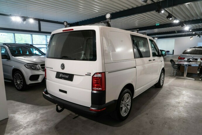 volkswagen-transporter-diesel-2017-big-4