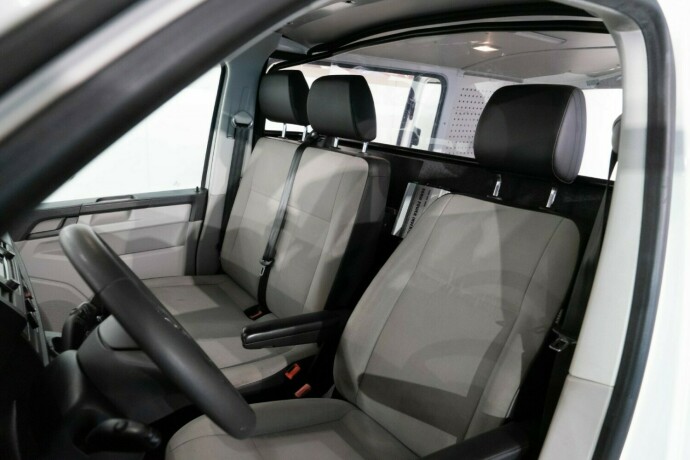 volkswagen-transporter-diesel-2017-big-6