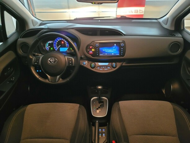 toyota-yaris-elektrisitetbensin-2016-big-29
