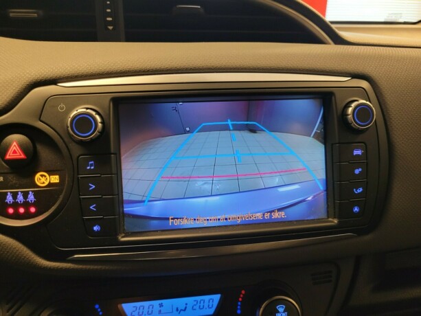 toyota-yaris-elektrisitetbensin-2016-big-24