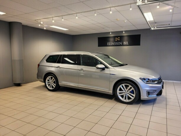 volkswagen-passat-elektrisitetbensin-2018-big-2