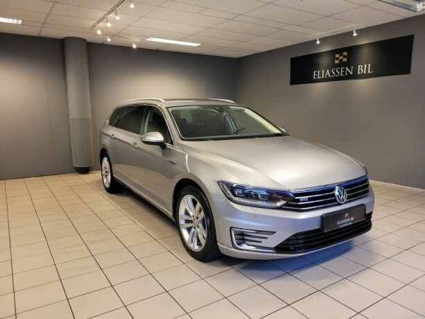 volkswagen-passat-elektrisitetbensin-2018-big-10