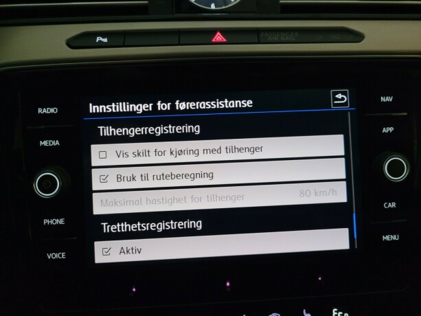 volkswagen-passat-elektrisitetbensin-2018-big-37