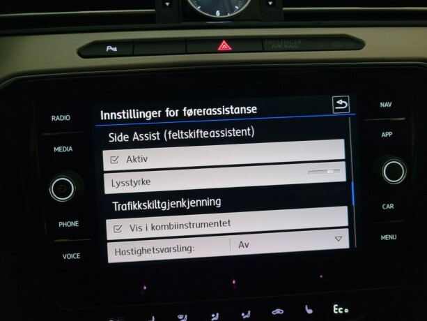 volkswagen-passat-elektrisitetbensin-2018-big-36