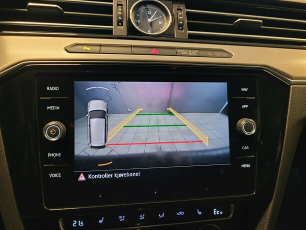 volkswagen-passat-elektrisitetbensin-2018-big-38