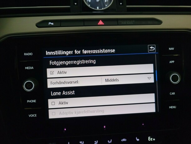 volkswagen-passat-elektrisitetbensin-2018-big-35