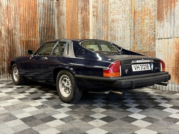 jaguar-xjs-bensin-1981-big-10
