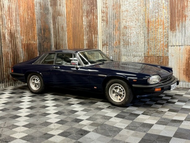 jaguar-xjs-bensin-1981-big-2