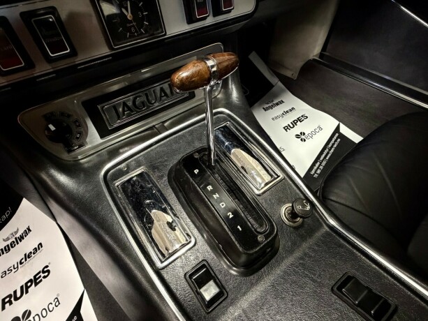 jaguar-xjs-bensin-1981-big-29