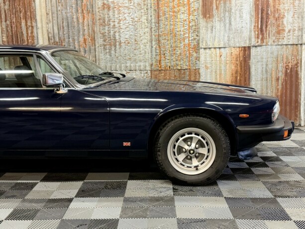 jaguar-xjs-bensin-1981-big-3