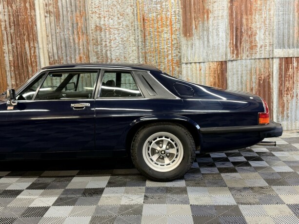 jaguar-xjs-bensin-1981-big-13