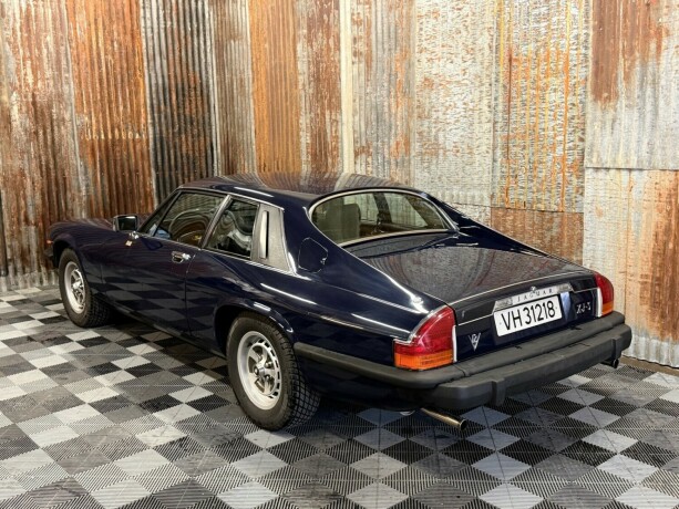 jaguar-xjs-bensin-1981-big-11
