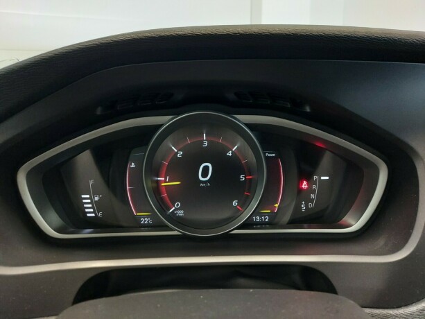 volvo-v40-cross-country-diesel-2017-big-26
