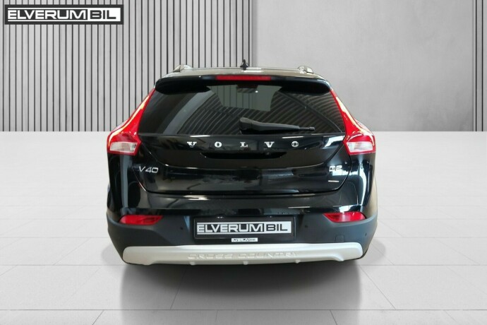volvo-v40-cross-country-diesel-2017-big-7