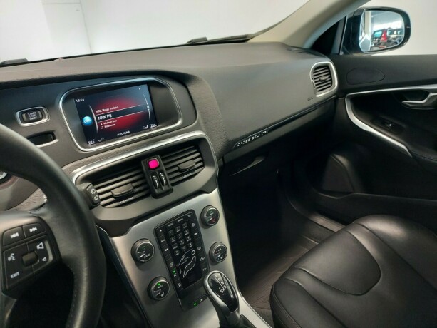 volvo-v40-cross-country-diesel-2017-big-36