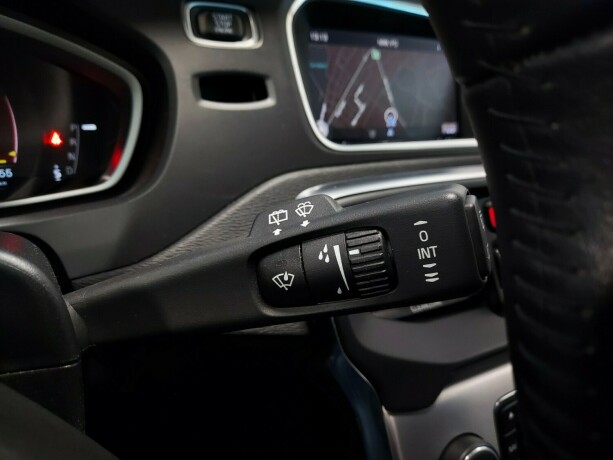 volvo-v40-cross-country-diesel-2017-big-32