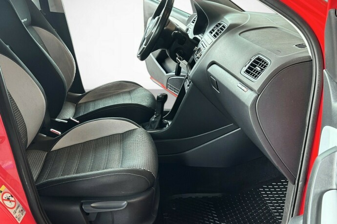 volkswagen-polo-cross-bensin-2011-big-11