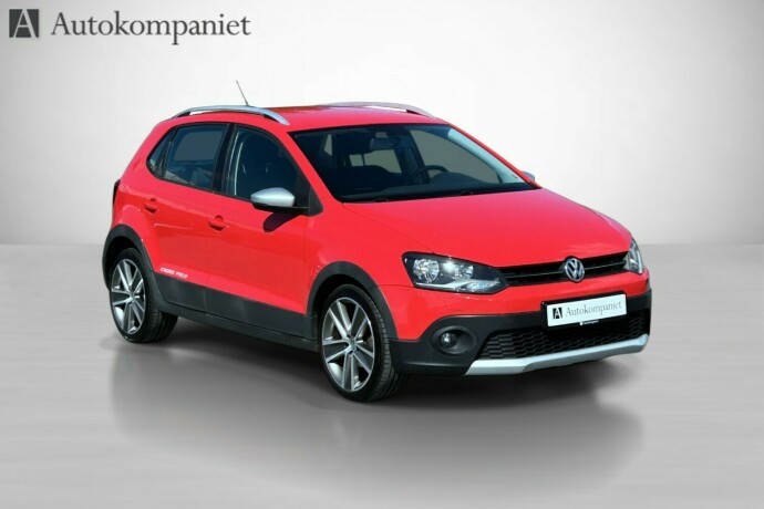 volkswagen-polo-cross-bensin-2011-big-3
