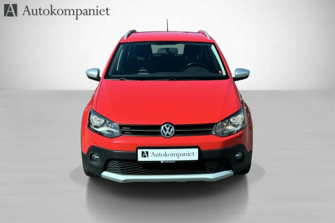 volkswagen-polo-cross-bensin-2011-big-4