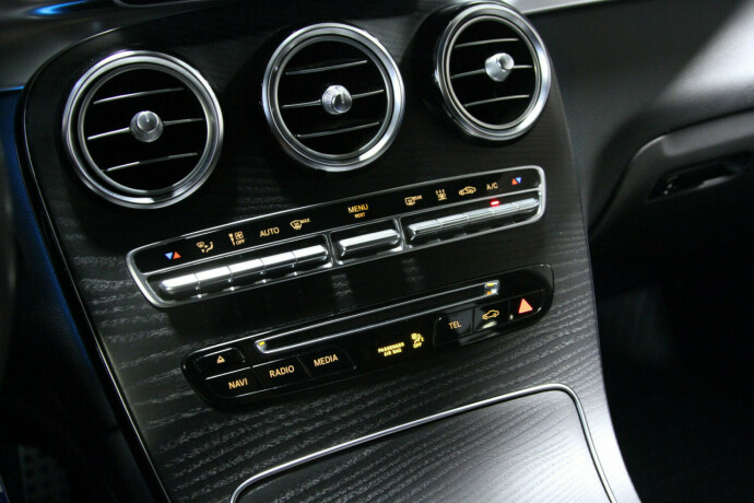 mercedes-benz-glc-plug-in-petrol-2017-big-15