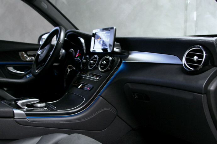 mercedes-benz-glc-plug-in-petrol-2017-big-6