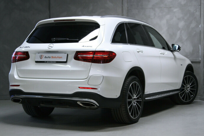 mercedes-benz-glc-plug-in-petrol-2017-big-1