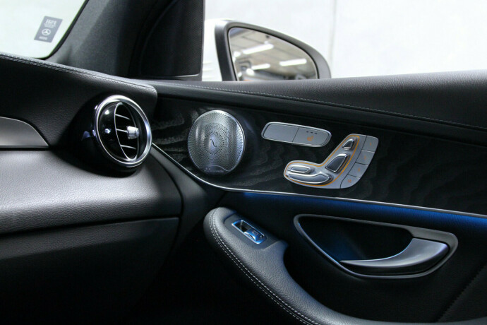 mercedes-benz-glc-plug-in-petrol-2017-big-23