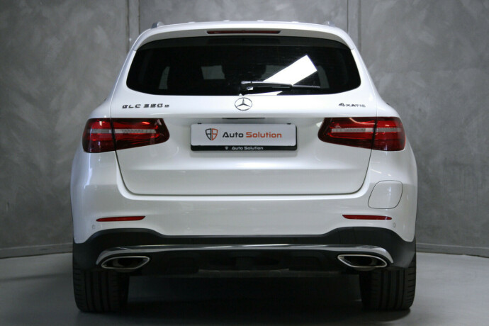 mercedes-benz-glc-plug-in-petrol-2017-big-30