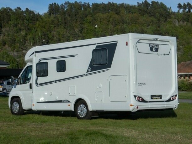 etrusco-t7400-qbc-queensbed-ikke-senkeseng-face2face-dusj-og-toalett-p229-hver-side-stor-garasje-truma6e-diesel-2024-big-3