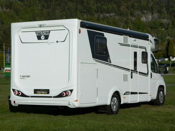 etrusco-t7400-qbc-queensbed-ikke-senkeseng-face2face-dusj-og-toalett-p229-hver-side-stor-garasje-truma6e-diesel-2024-big-9