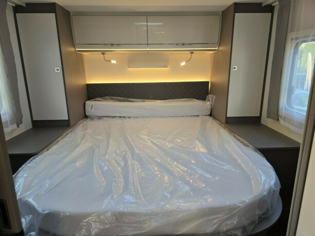 etrusco-t7400-qbc-queensbed-ikke-senkeseng-face2face-dusj-og-toalett-p229-hver-side-stor-garasje-truma6e-diesel-2024-big-40