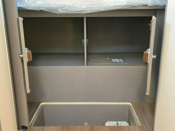 etrusco-t7400-qbc-queensbed-ikke-senkeseng-face2face-dusj-og-toalett-p229-hver-side-stor-garasje-truma6e-diesel-2024-big-34
