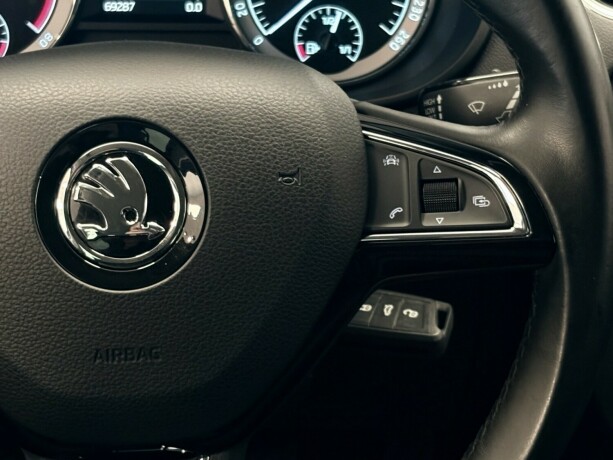 skoda-octavia-bensin-2018-big-14