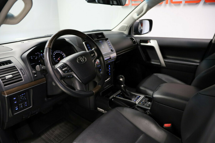 toyota-land-cruiser-diesel-2021-big-6