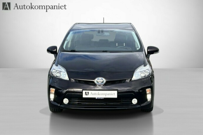 toyota-prius-bensin-2012-big-7