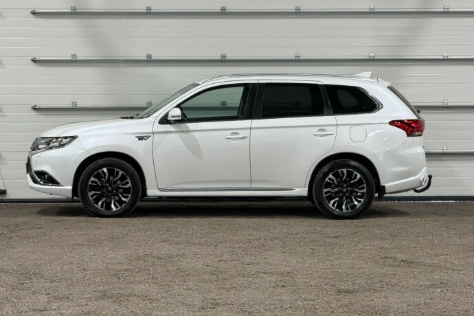 mitsubishi-outlander-elektrisitetbensin-2018-big-4