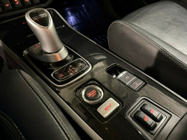 mitsubishi-outlander-elektrisitetbensin-2018-big-26