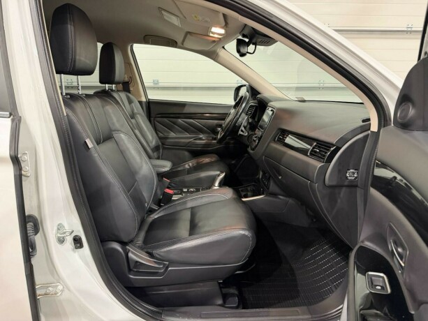 mitsubishi-outlander-elektrisitetbensin-2018-big-9