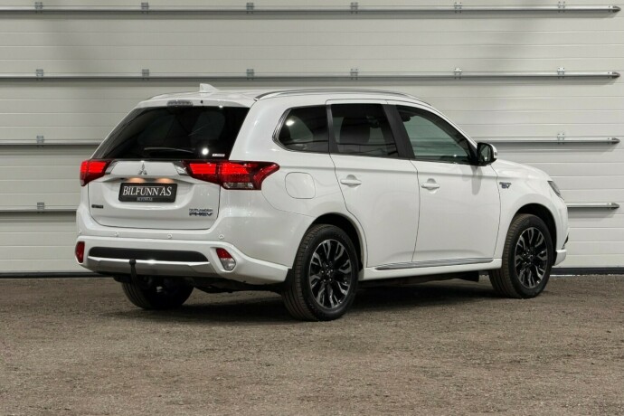 mitsubishi-outlander-elektrisitetbensin-2018-big-2