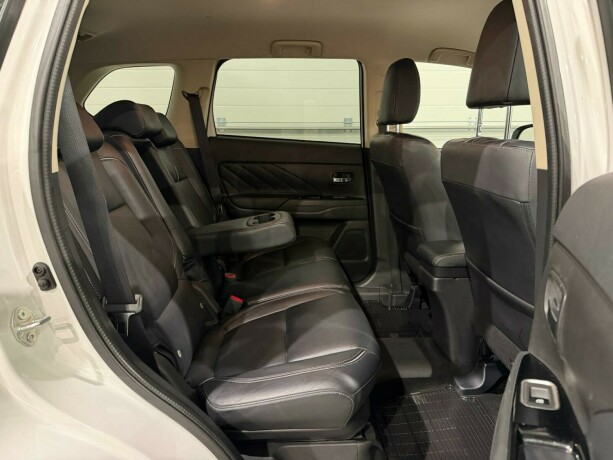 mitsubishi-outlander-elektrisitetbensin-2018-big-10