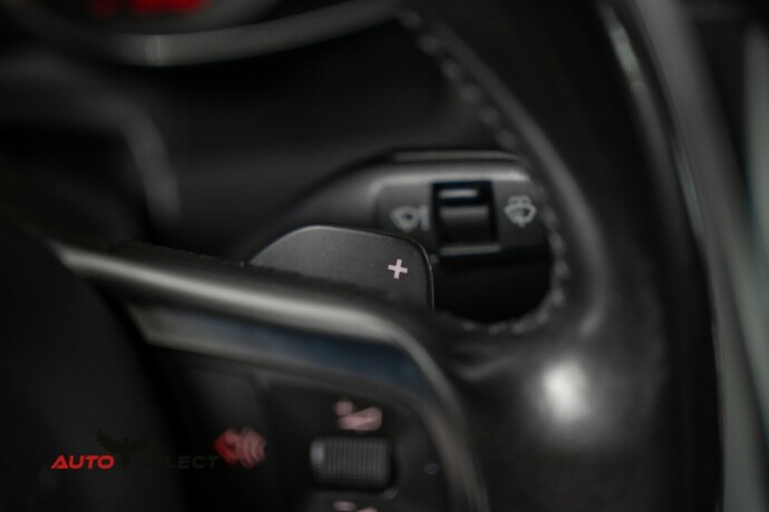 audi-r8-bensin-2007-big-35