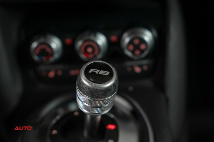 audi-r8-bensin-2007-big-41